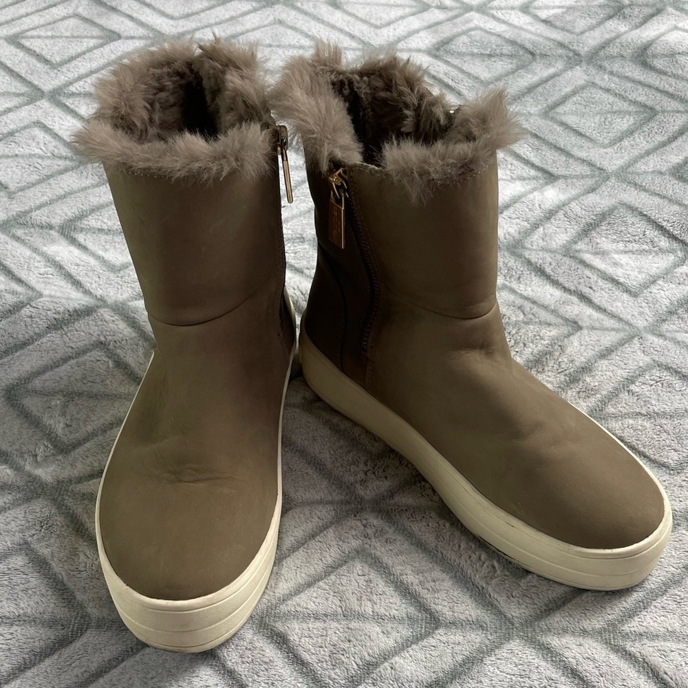 J Slides Henley Taupe Nubuck and fur weatherpoof/waterproof boots size 6 - Picture 3 of 10